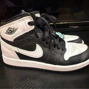 Air Jordan Kids 1 Mid little kids